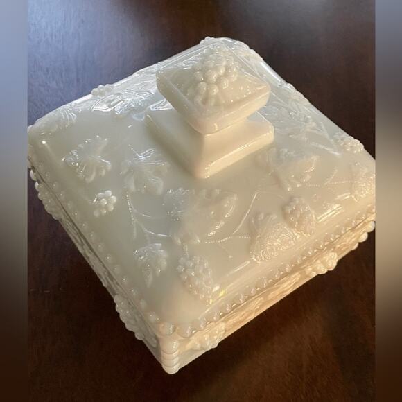 Vintage Westmoreland Milk Glass Beaded Square Pedestal Lidded Compote EUC - Picture 6 of 11